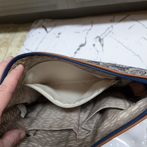 Sakroots Blue and Cream Floral Crossbody Bag - Picture 8 of 8